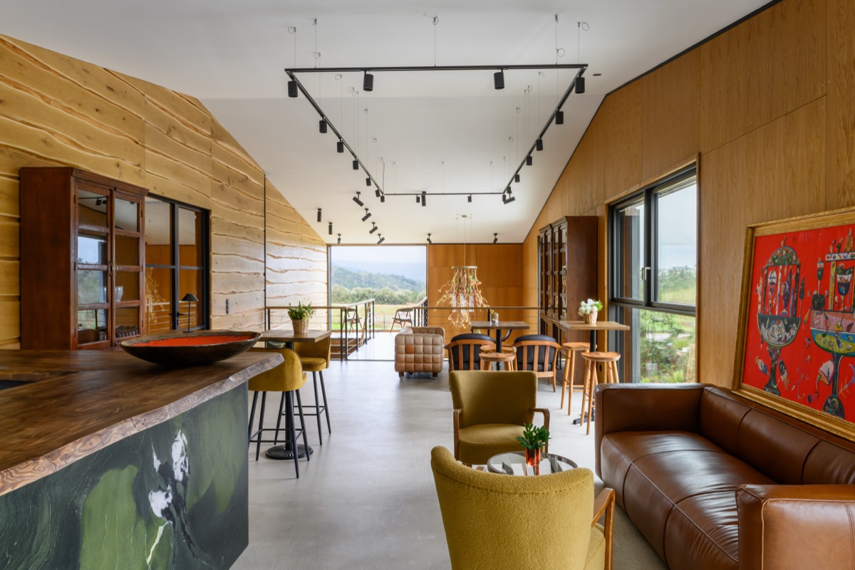 Lounge and bar area at Quinta da Bufala with farm views