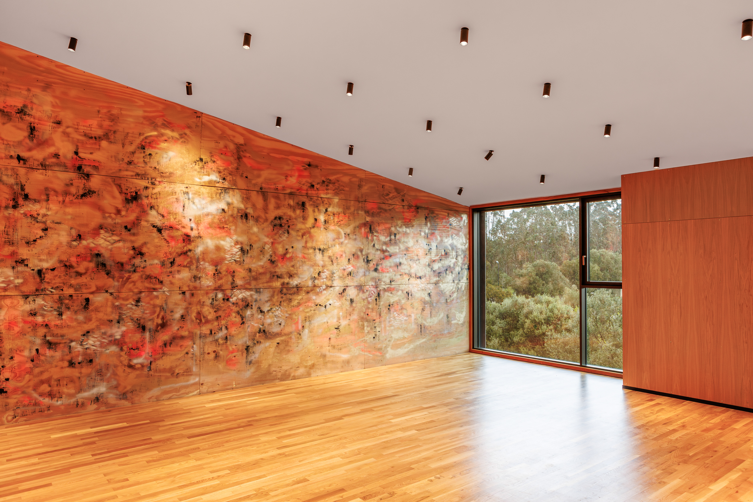 Open practice space at Quinta da Bufala with artwork